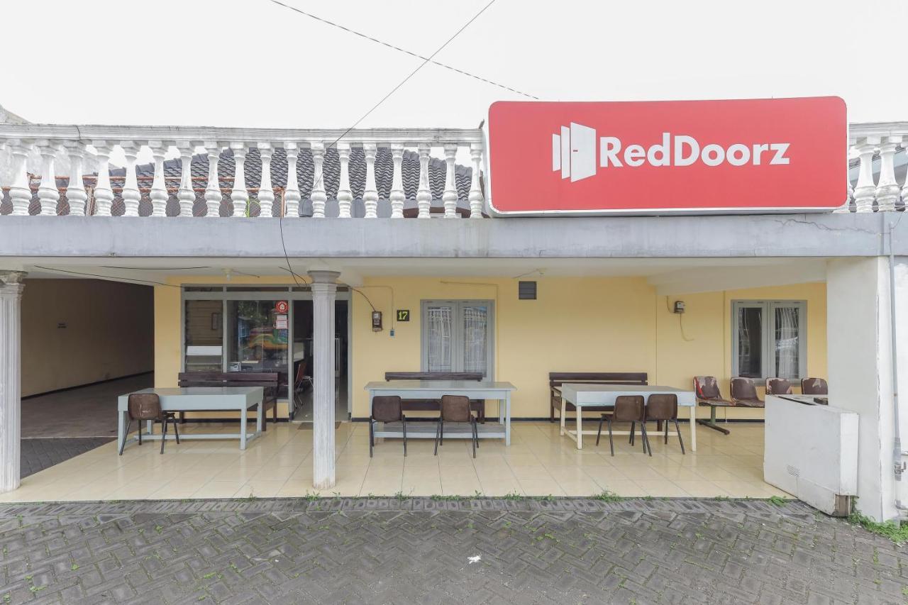 Hotel Reddoorz At Cbr Blimbing